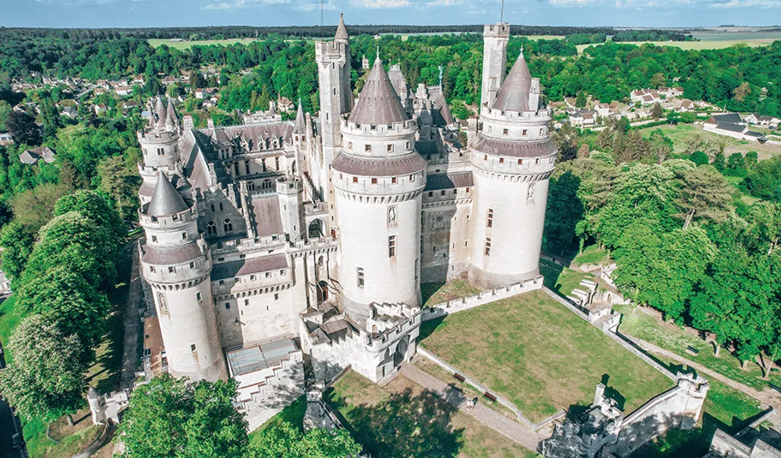 chateau pierrefonds.png (435 KB)