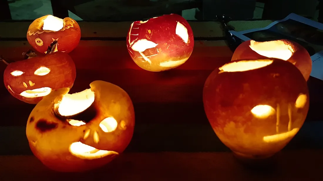 halloween asnapio.jpg (355 KB)