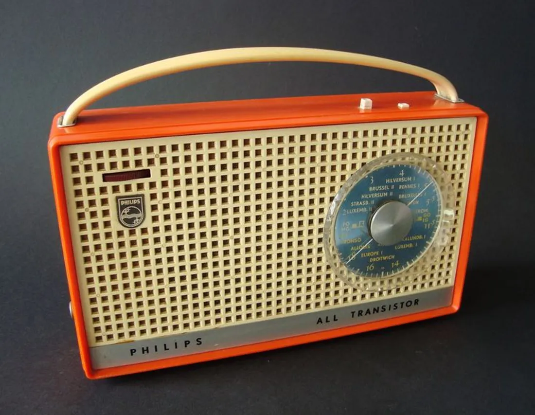 radio vintage.jpg (73 KB)