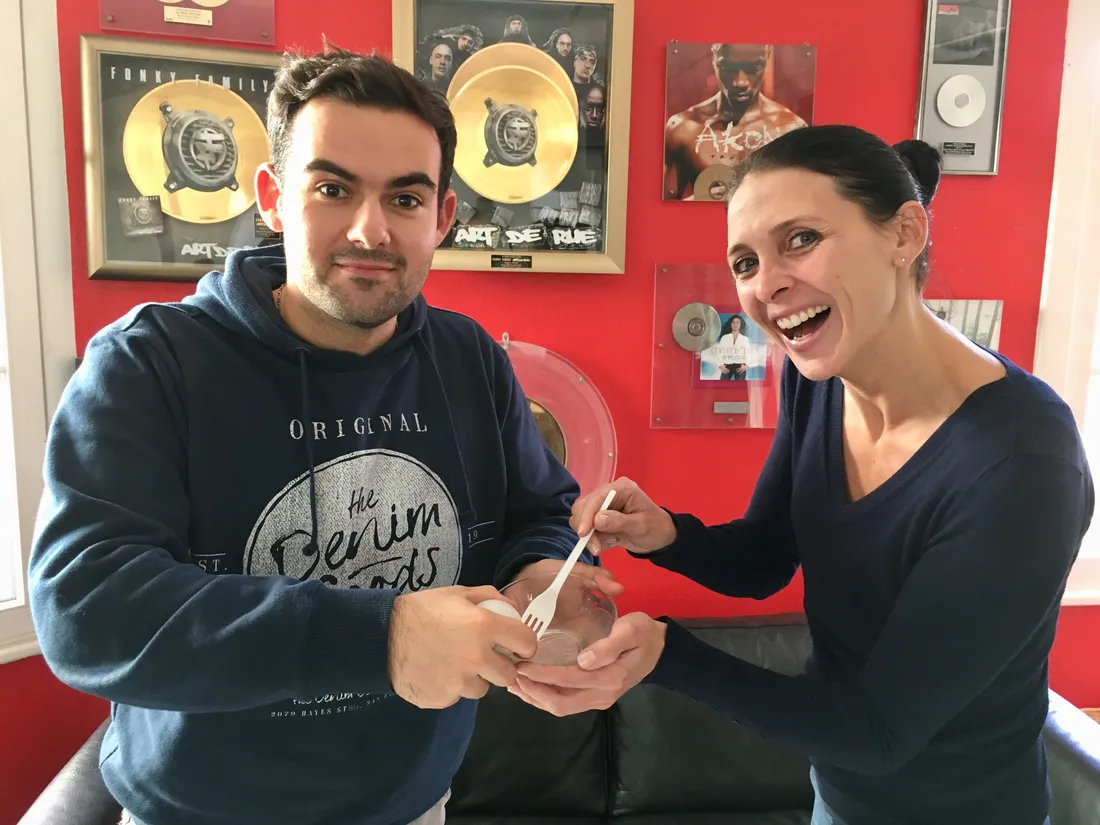 GOTOTOP Casse-œufs Séparateur D'oeufs En Acier Inoxydable à Ouverture Rapide Automatique Tenu