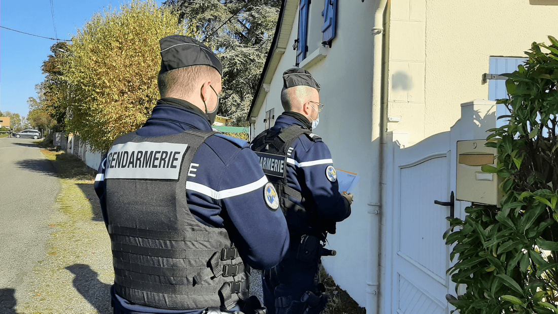 Les gendarmes enquêtent