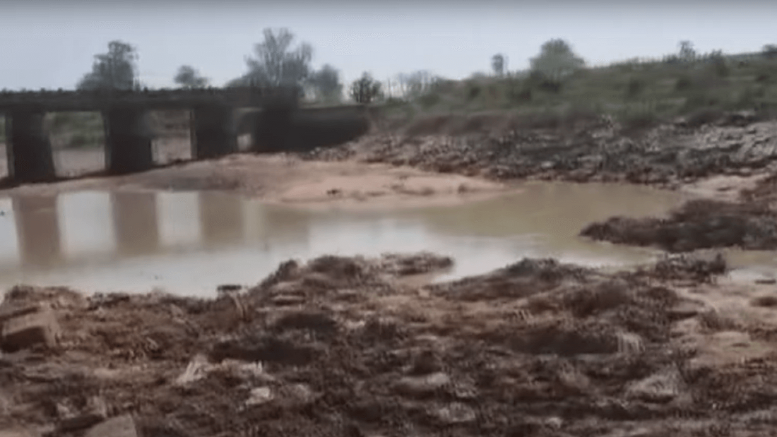 Inde : des voleurs démantèlent un pont pour en voler la ferraille