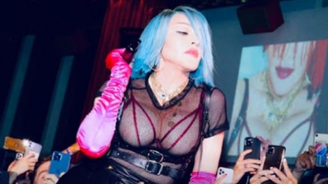 Madonna surprend tout le monde avec un mini-concert pour la Pride à New York