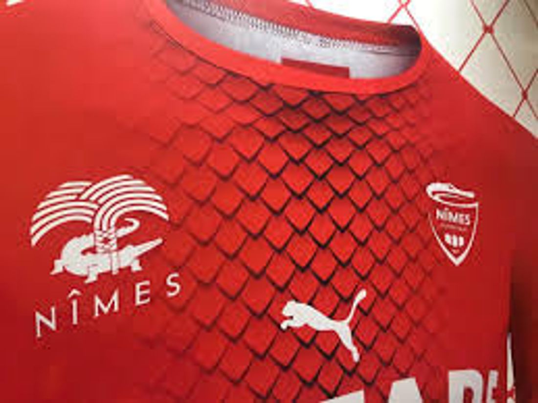 Le Nîmes Olympique dans le rouge.