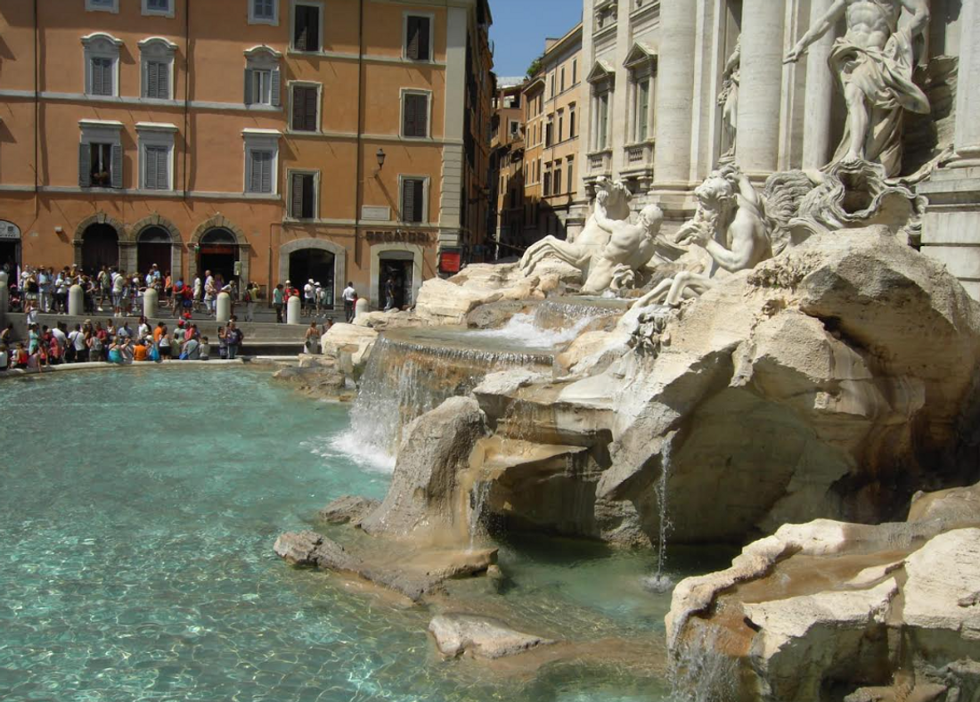 La Fontaine de Trévi à Rome. Et non, la place de la République à Metz.
