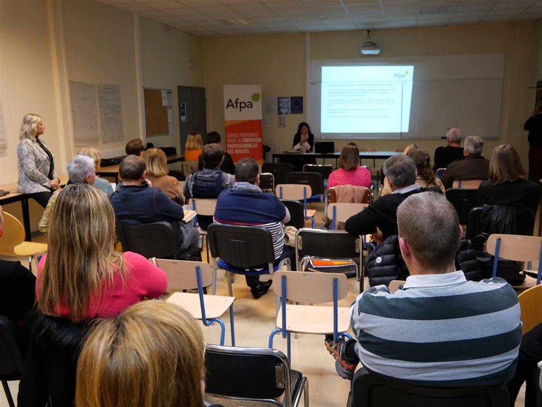Une soirée d’échanges autour du rôle de juré de titres professionnels était organisée récemment