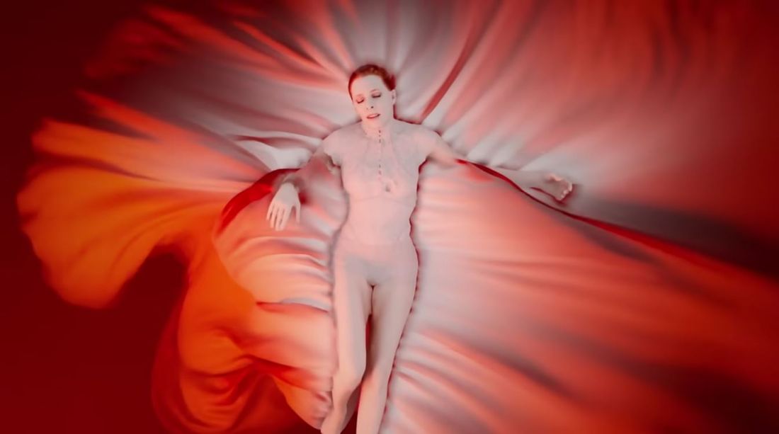 Mylène Farmer dans le clip de "À tout jamais"