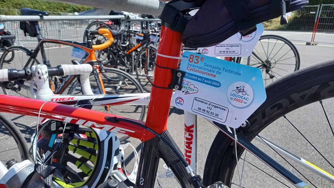 Plus de 6 000 cyclotouristes se sont retrouvés à la halle Safire pour une pause bien méritée.