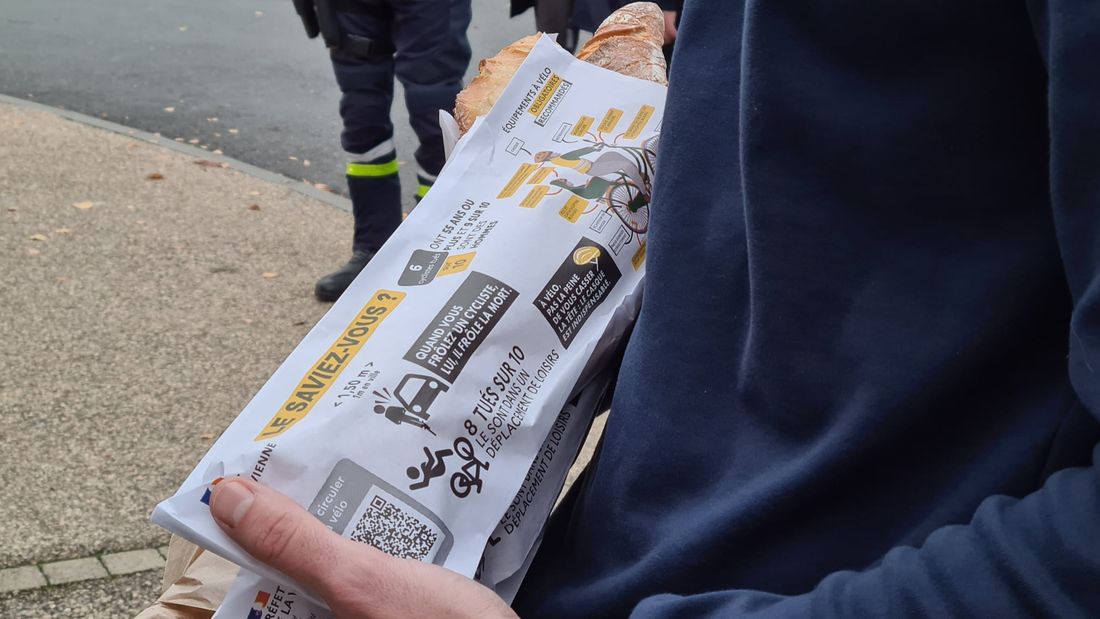 Ces sacs à baguette ont été distribués à une quarantaine de boulangeries viennoises.