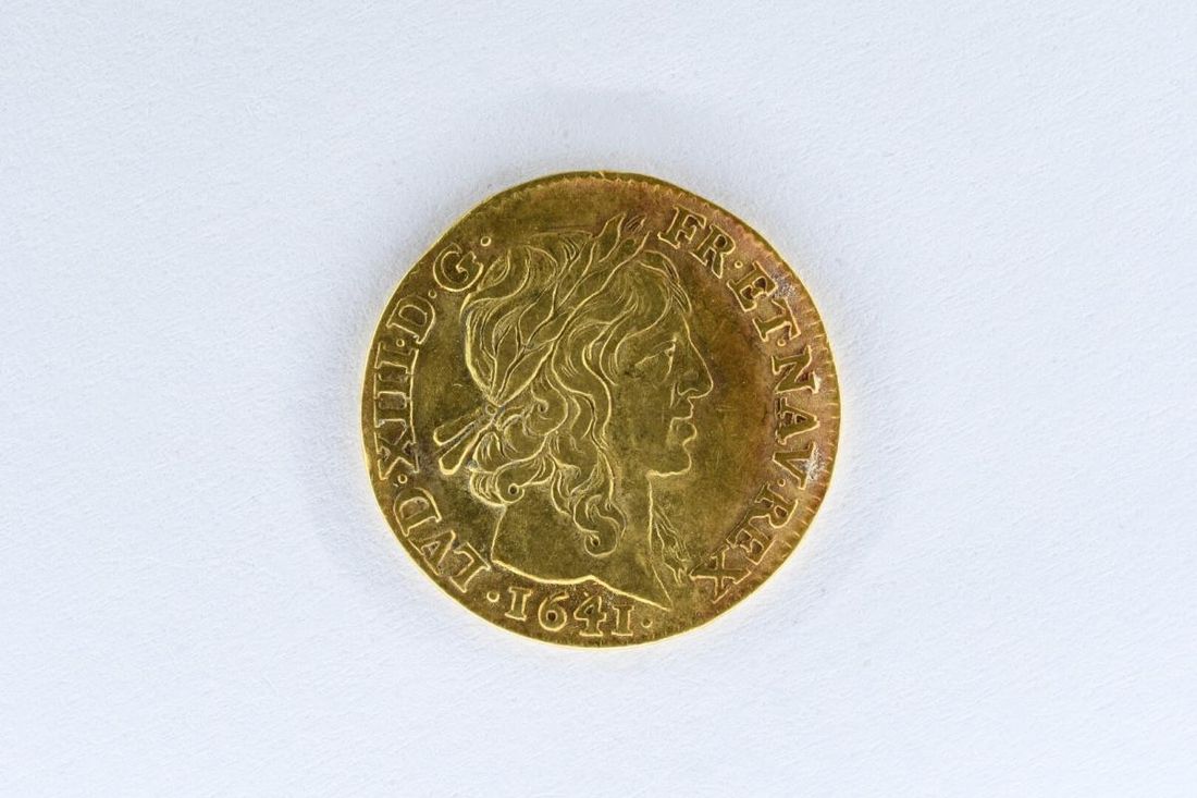 Un Louis d'or de 1641 qui sera mis en vente aux enchères à Angers le 29 septembre prochain.