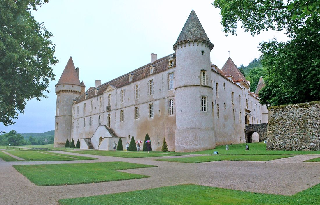 Des centaines de châteaux ouvriront leurs portes aux visiteurs samedi à la tombée de la nuit.