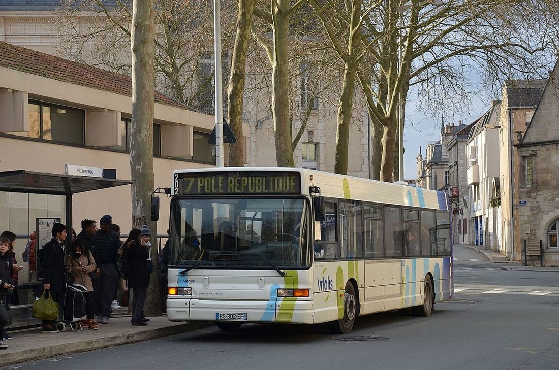 Un bus Vitalis à Poitiers.