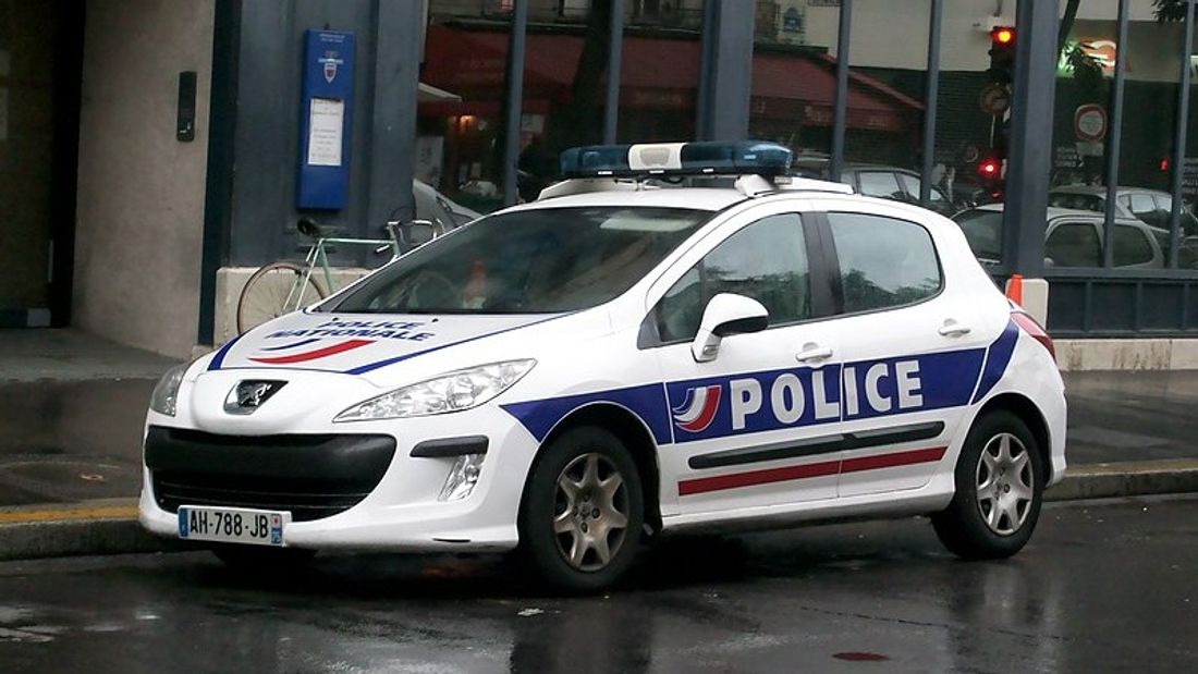 Paris : un homme armé arrêté près d’une église et placé en garde à vue