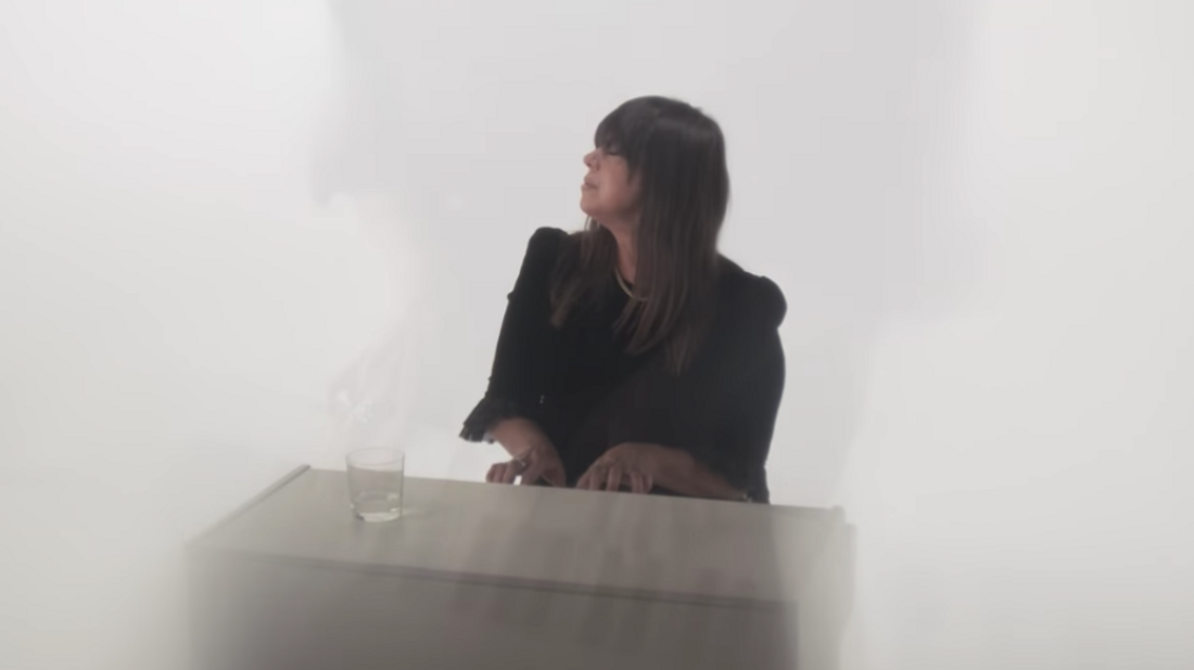 Cat Power dans le clip de A Pair of Brown Eyes réalisé par Jim Jarmusch