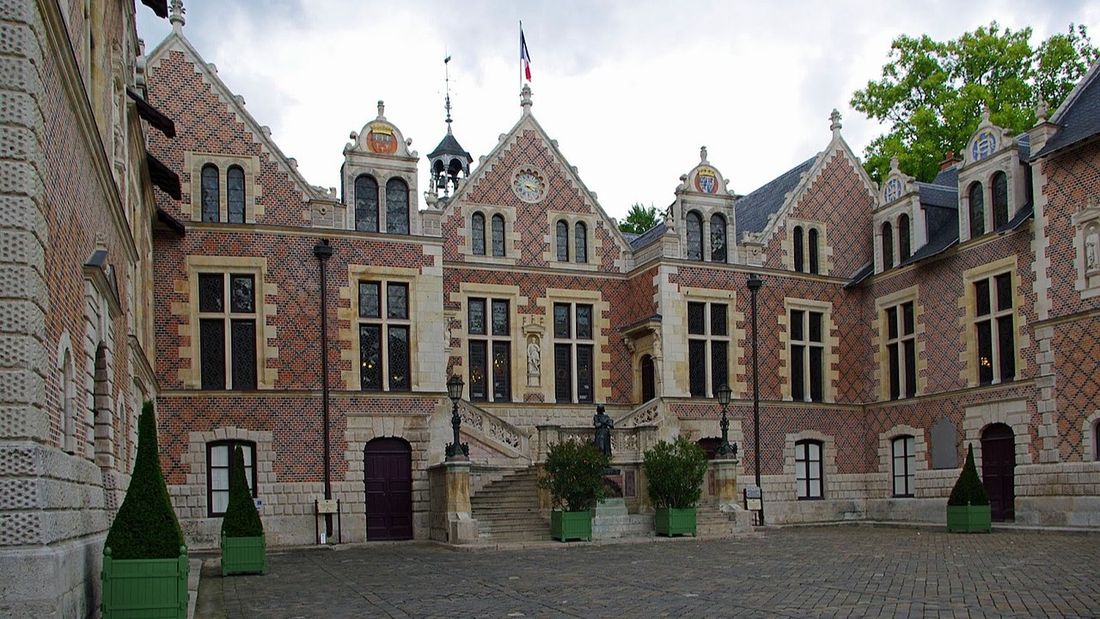L'Hôtel Groslot à Orléans.