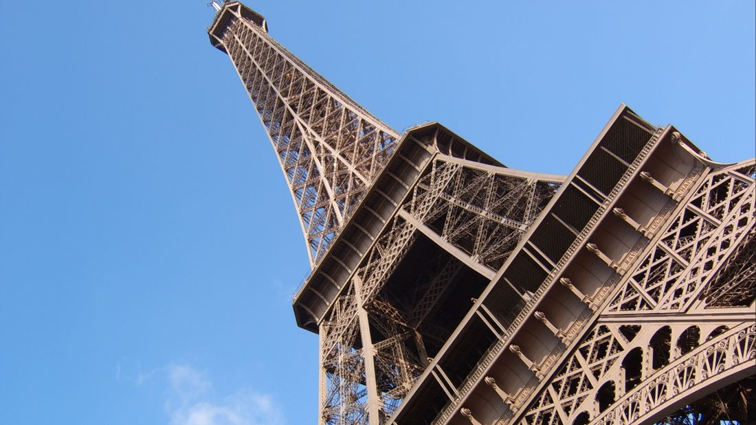 Lego va mettre en vente la Tour Eiffel, jouet le plus grand de son histoire !
