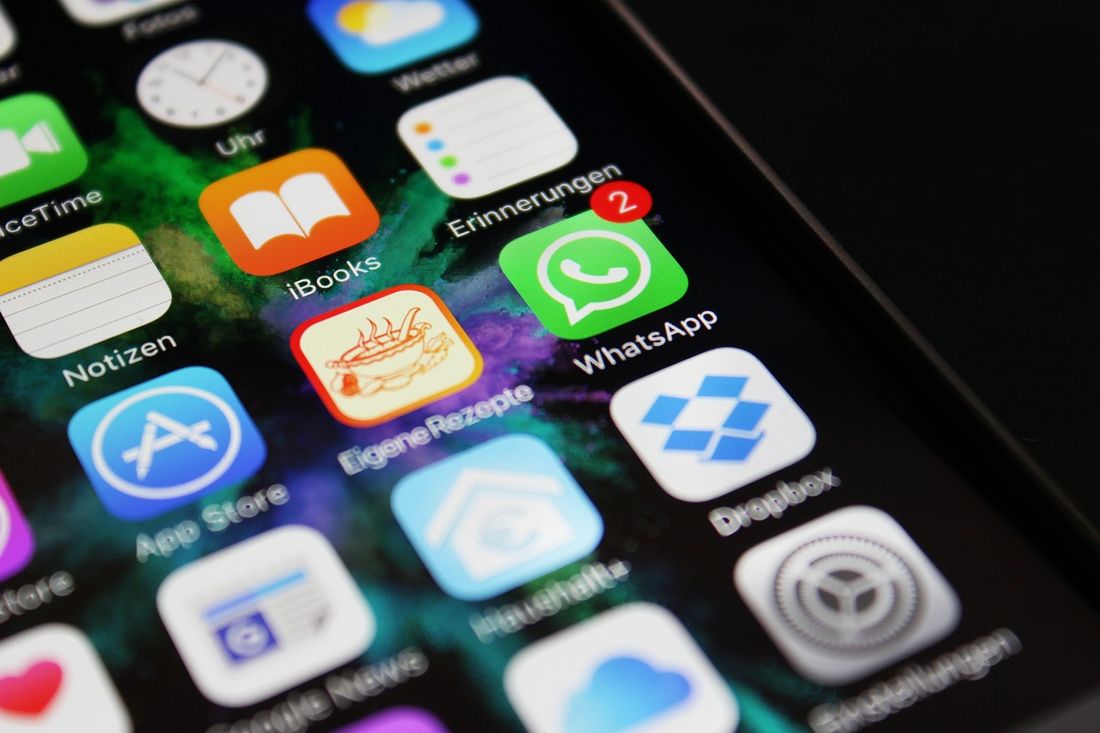 WhatsApp : il est désormais possible de quitter un groupe incognito ou cacher sa présence en ligne