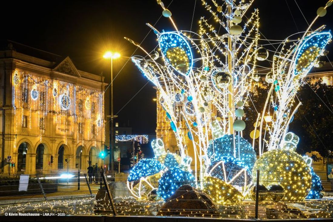 Laval va réduire ses illuminations de Noël.