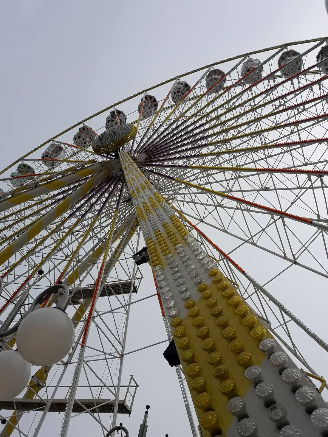 La future roue du marché de Noël de Colmar fonctionnera avec des panneaux solaires