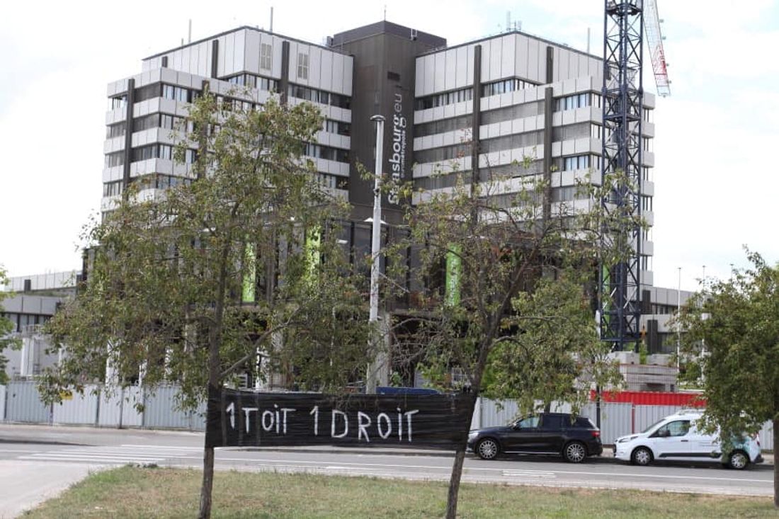 Une centaine de migrants occupent illégalement le campement de l'Etoile