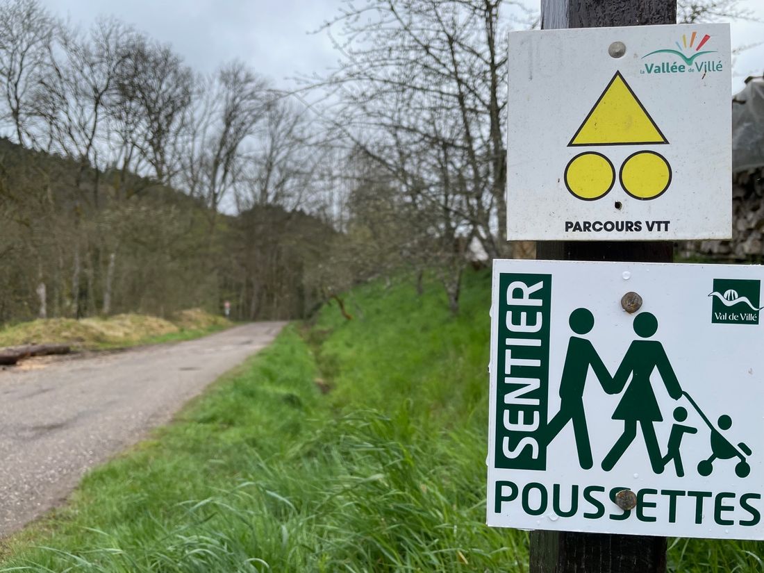 Parcourez le sentier poussette sans grande difficulté