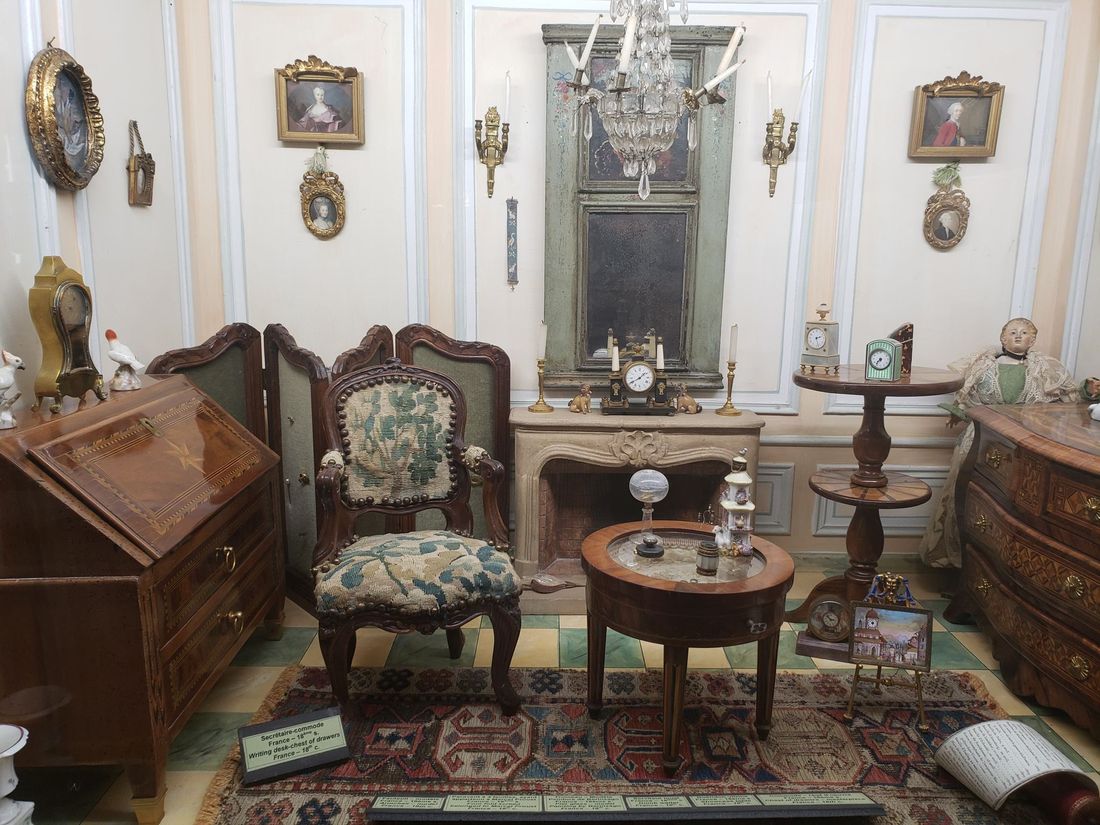 Une partie du musée du mobilier miniature de Vendeuvre