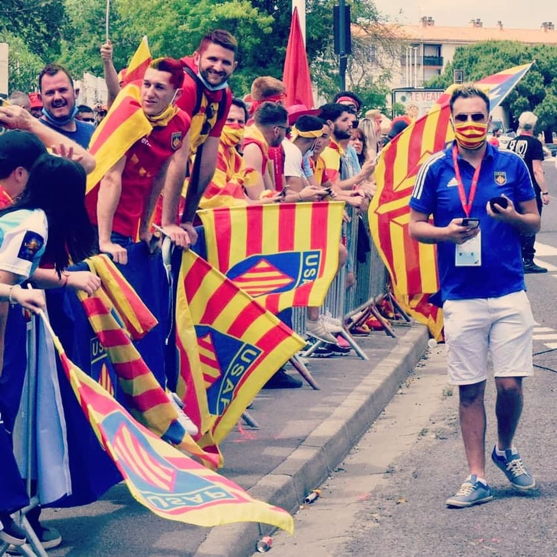 Photo des supporters de l'usap pour la demie finale