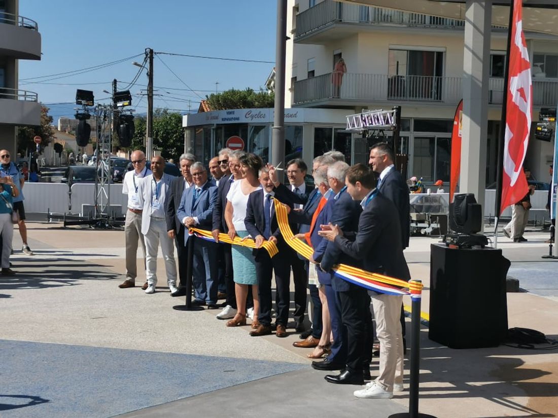 Inauguration de l'aquarium par Mr Stéphane LODA, le maire de Canet-en-Roussillon