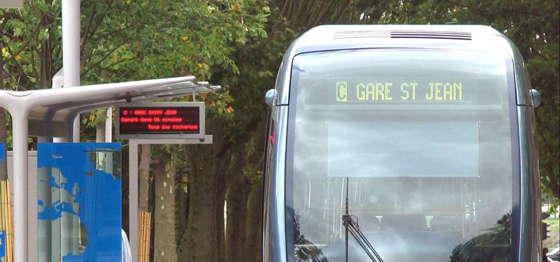 Les larcins ont eu lieu dans le tram dans le quartier de la gare