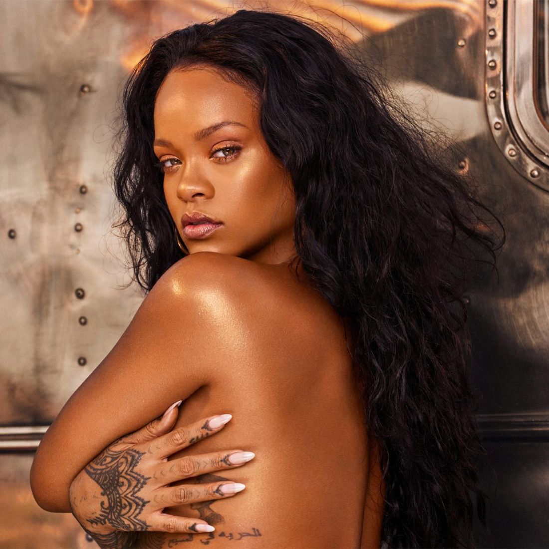 Rihanna : carton rouge pour sa collection de lingerie sexy spéciale Saint  Valentin