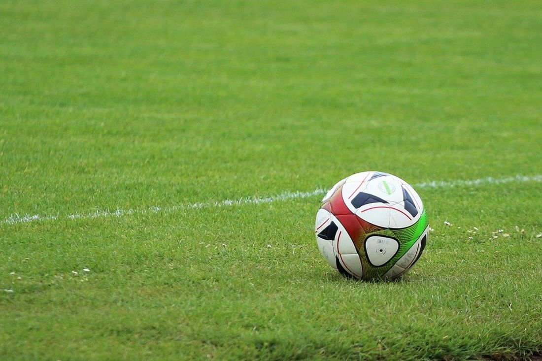 Un ballon de foot tout seul