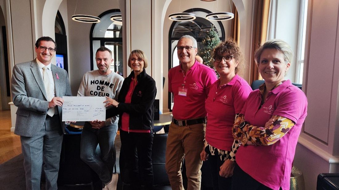 Un chèque de 1 300 euros pour la lutte contre le cancer du sein