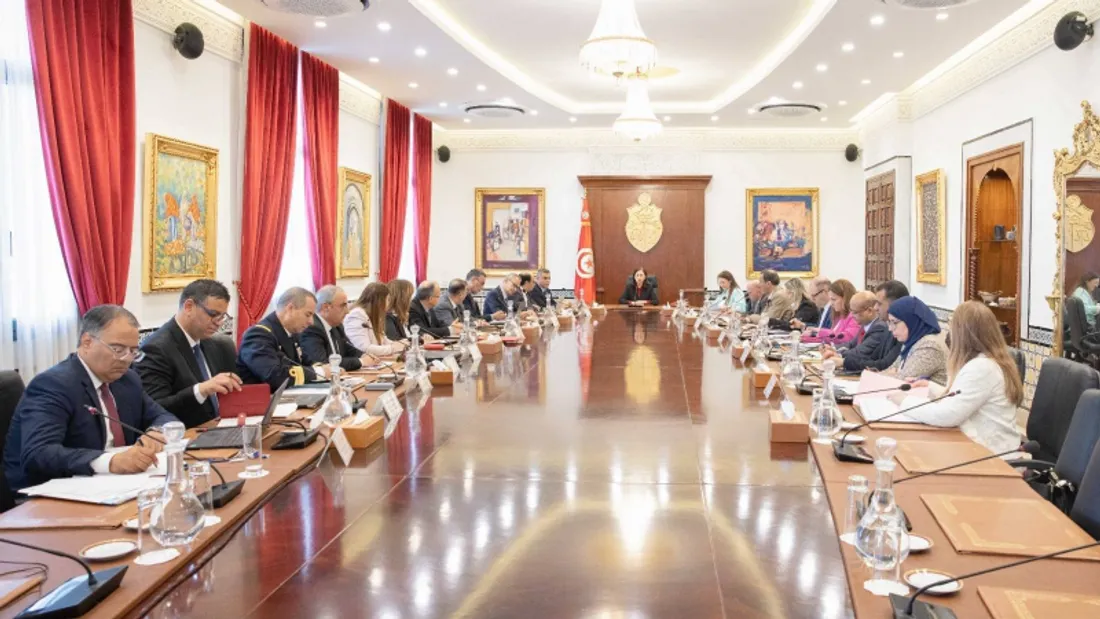Tunisie : le gouvernement adopte une série de mesures pour...