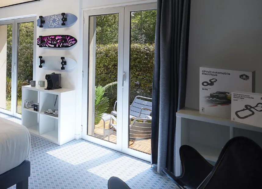 Quand Renault customise une chambre d’hôtel du Jo&Joe Hossegor...