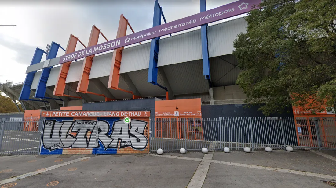 Ligue 1 : des banderoles déployées lors du match Montpellier /...