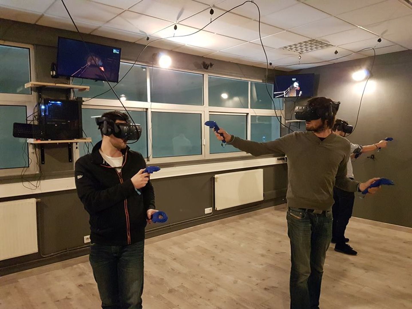 Les Explorateurs un bar de réalité virtuelle à Rouen RADIO CRISTAL