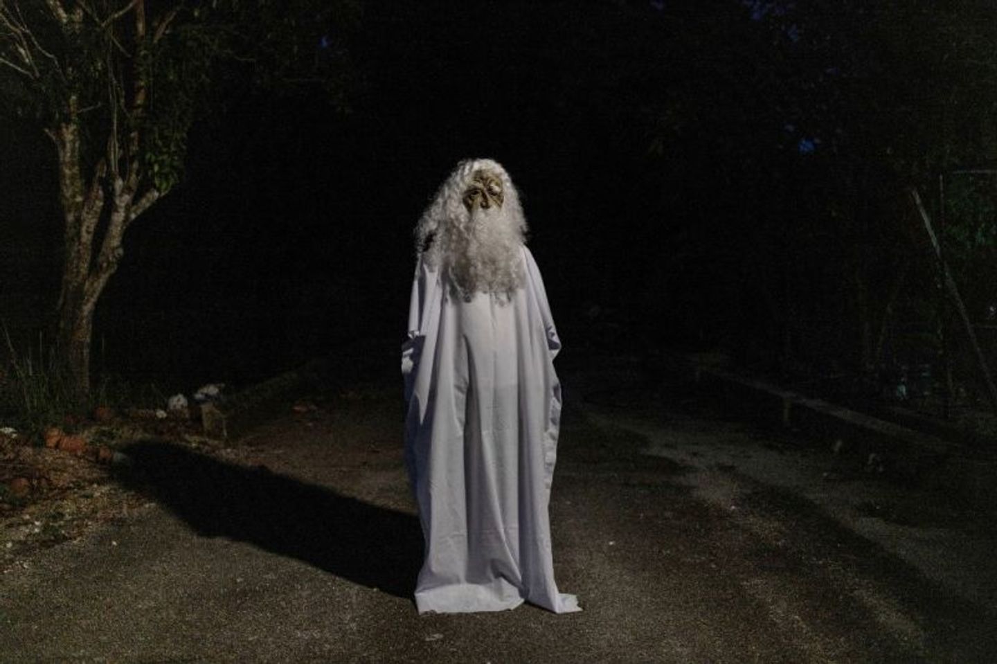 Un Fantome Contre Le Coronavirus Hit West