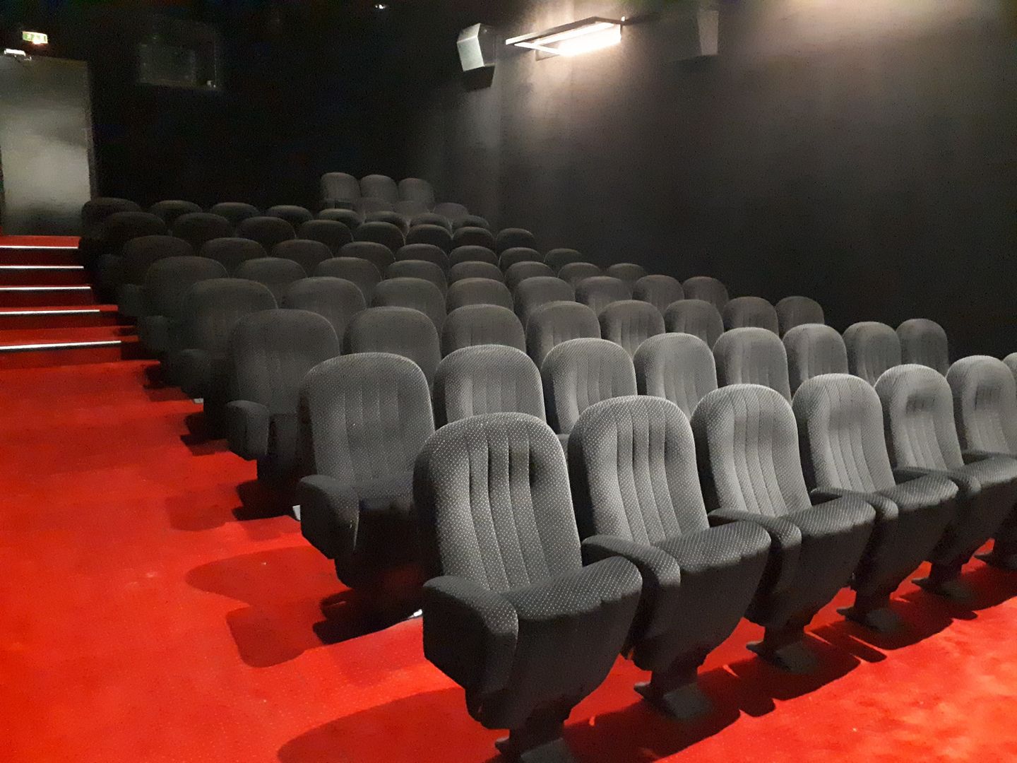 pathe rachete le cine cap vert et le futur cinema de la cite de la gastronomie