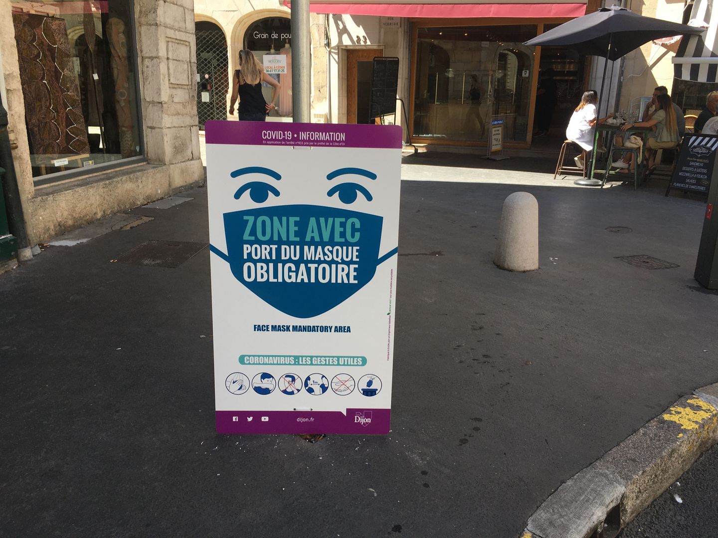 les panneaux rappel port du masque sont arrives a dijon