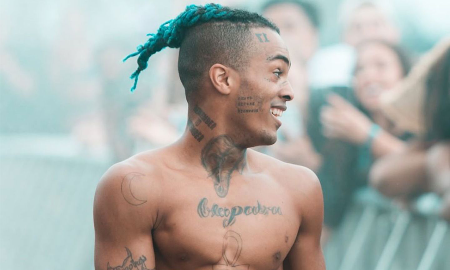 Xxxtentacion teeth. XXXTENTACION В зеленых тонах.