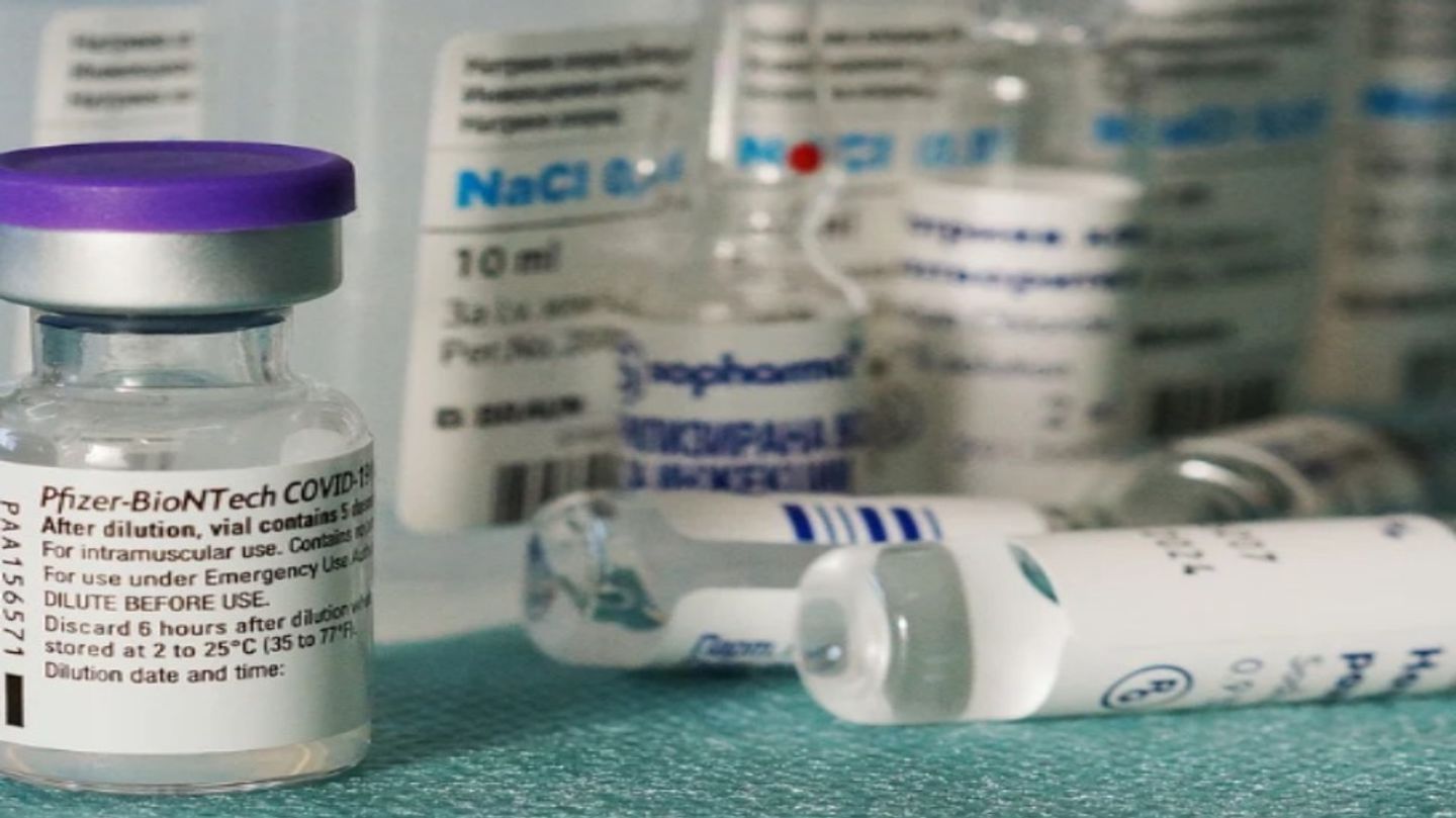 Le centre de vaccination gÃ©ant de Paris La DÃ©fense Arena dÃ©mÃ©nage Ã ...