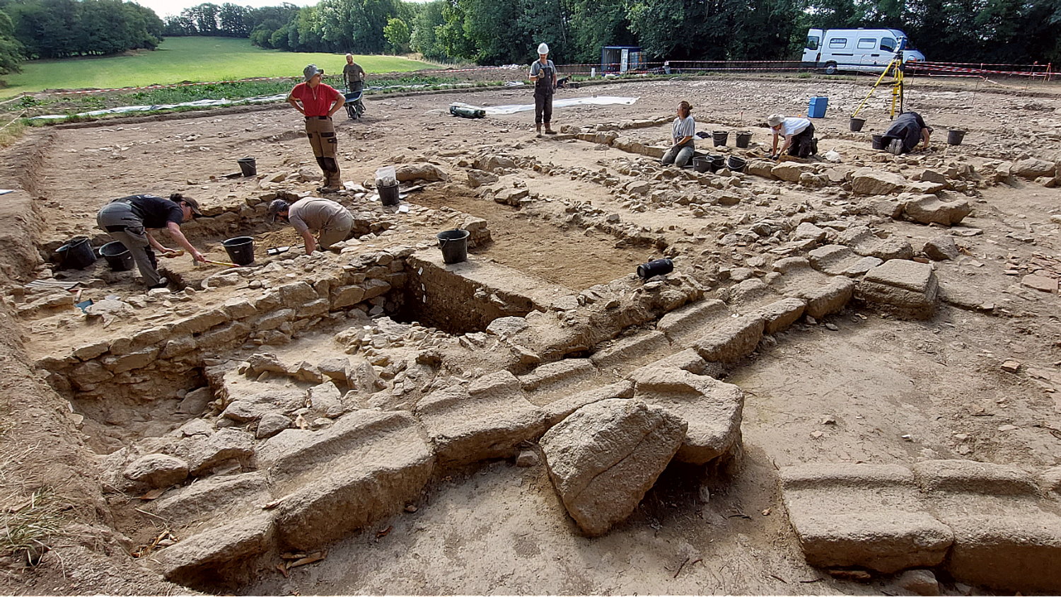 Le chantier des fouilles de Bridiers dirigé par l'archéologue Florian Baret.