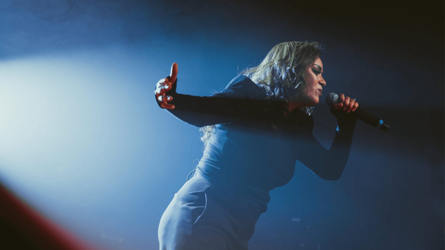 Amel Bent enceinte