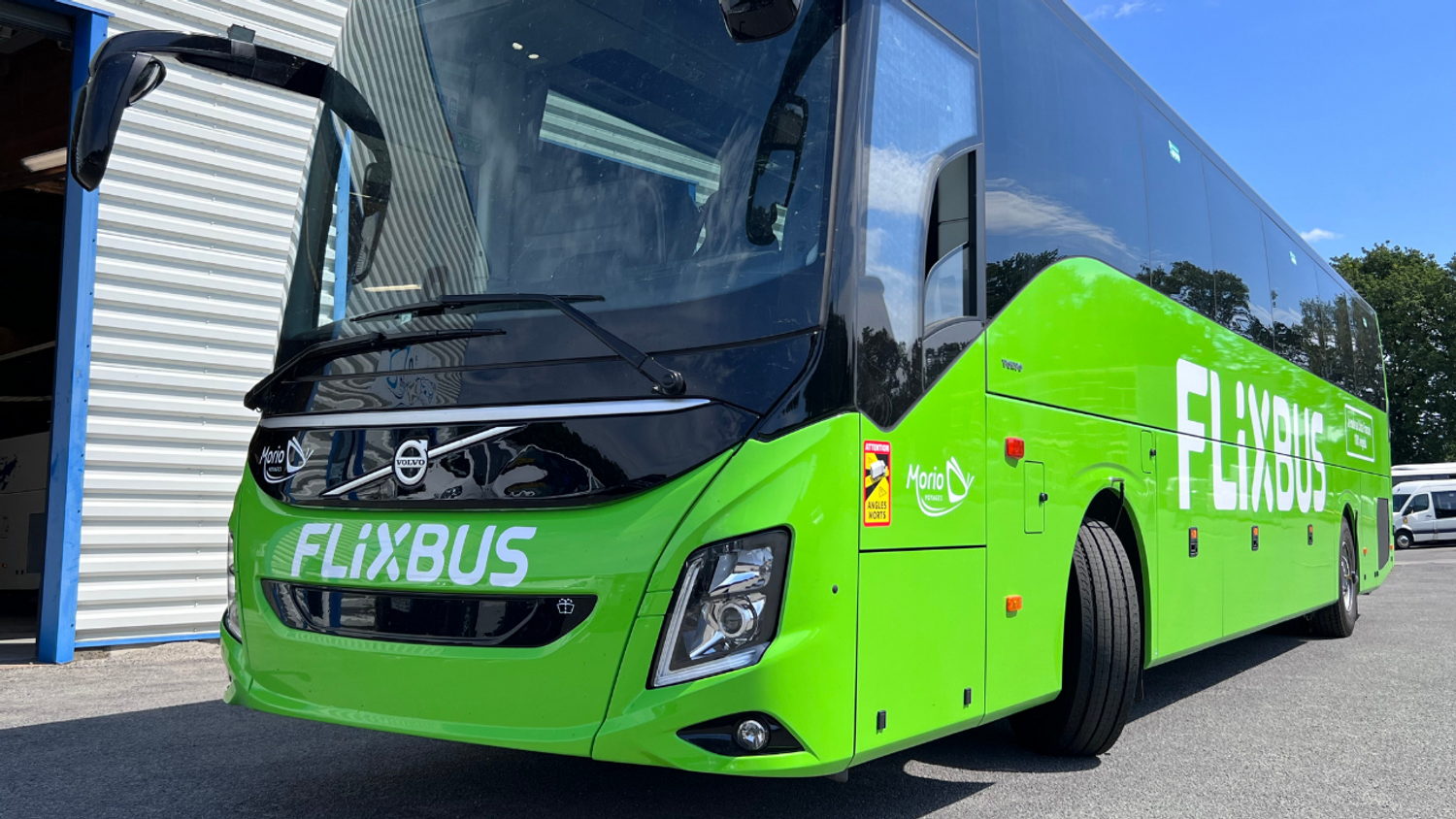 Le nouveau Flixbus des Voyages Morio qui roule au B100.