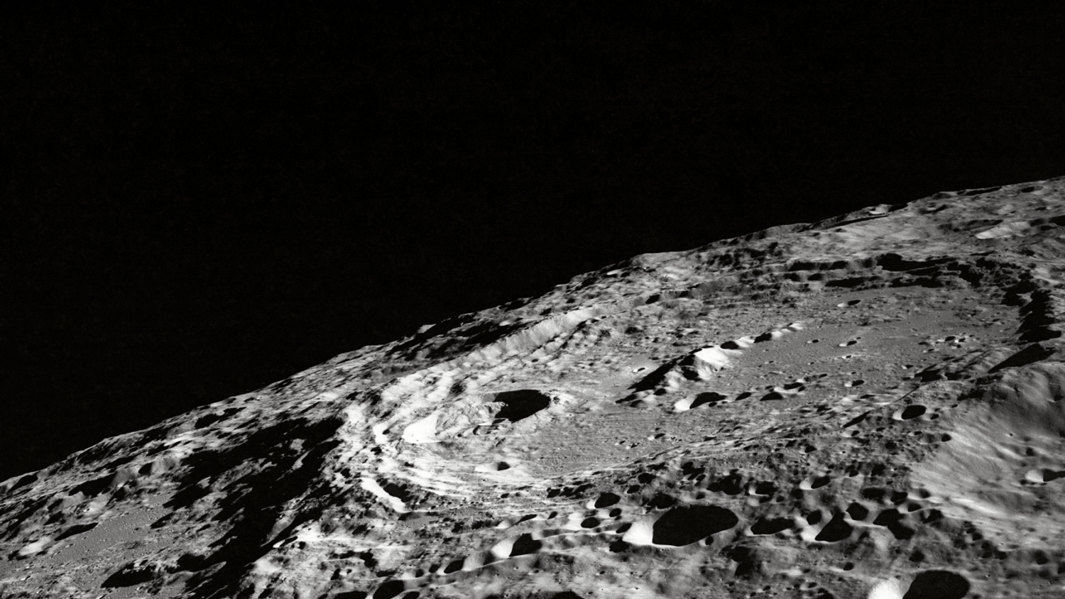 Des scientifiques ont fait pousser des plantes dans du sol lunaire
