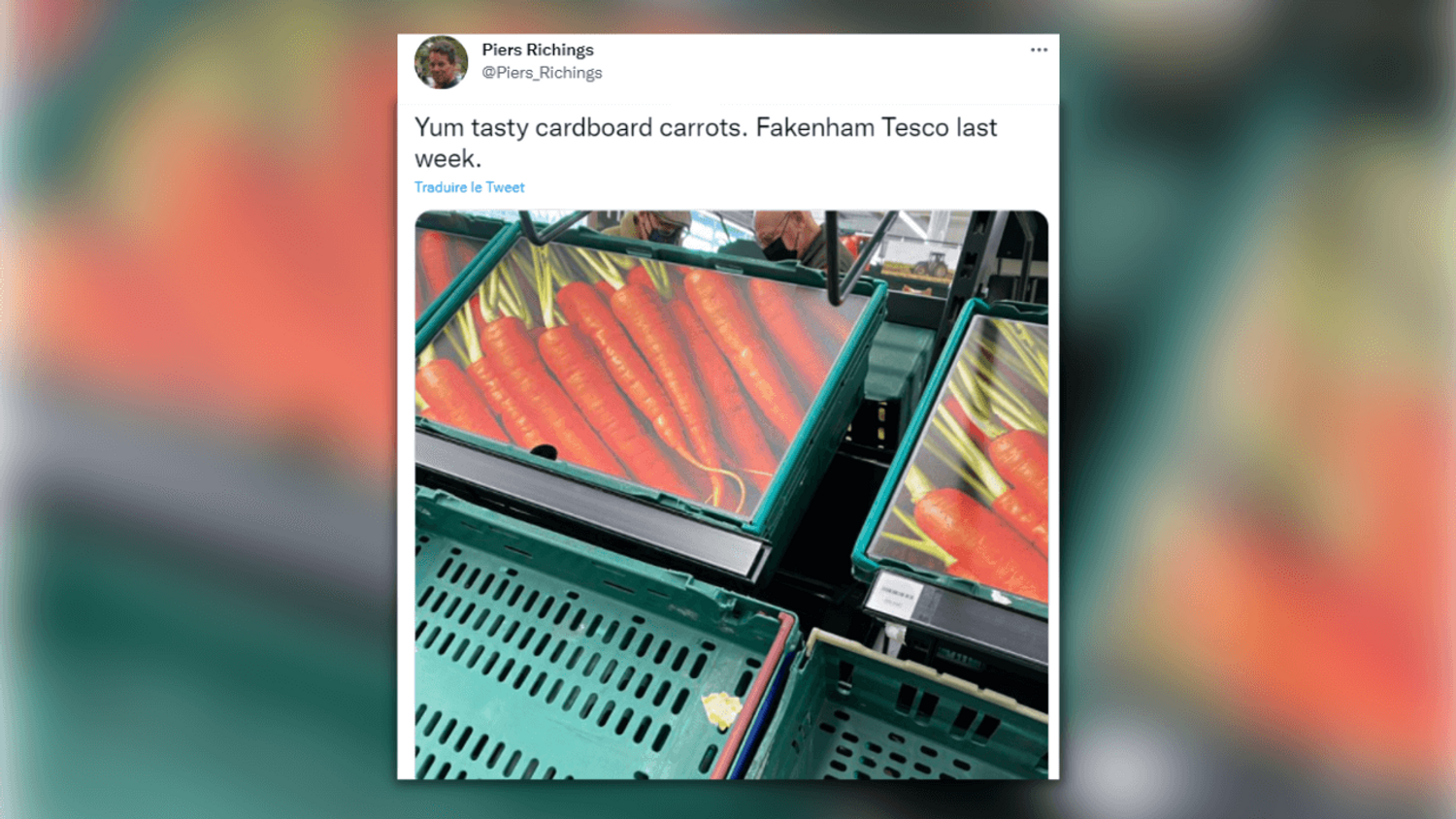 Des images en carton pour remplacer des produits manquants