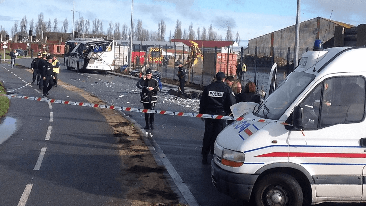 Drame du car de Rochefort : 5 ans de prison requis contre le chauffeur du camion