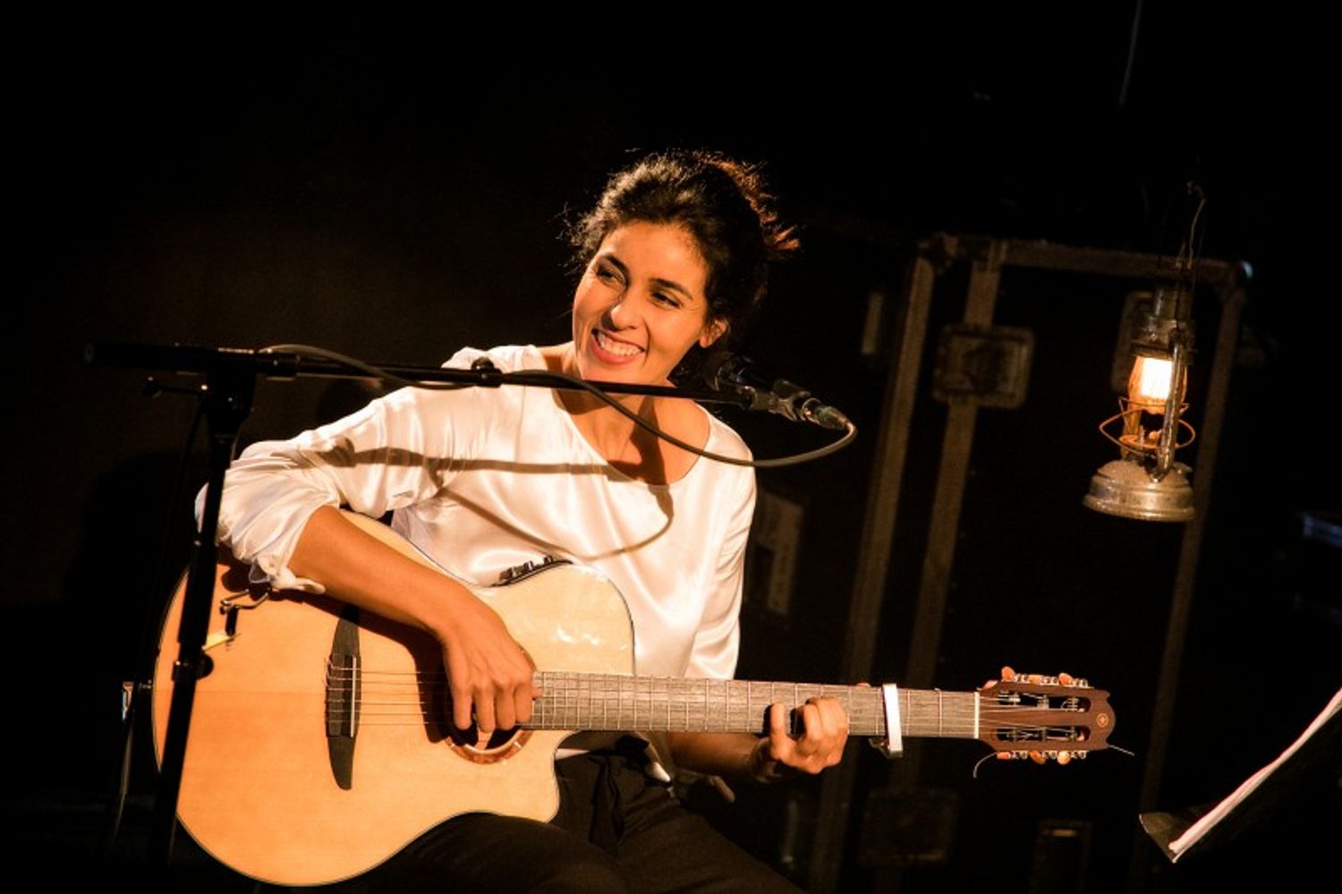 Souad Massi en concert à La FIlature