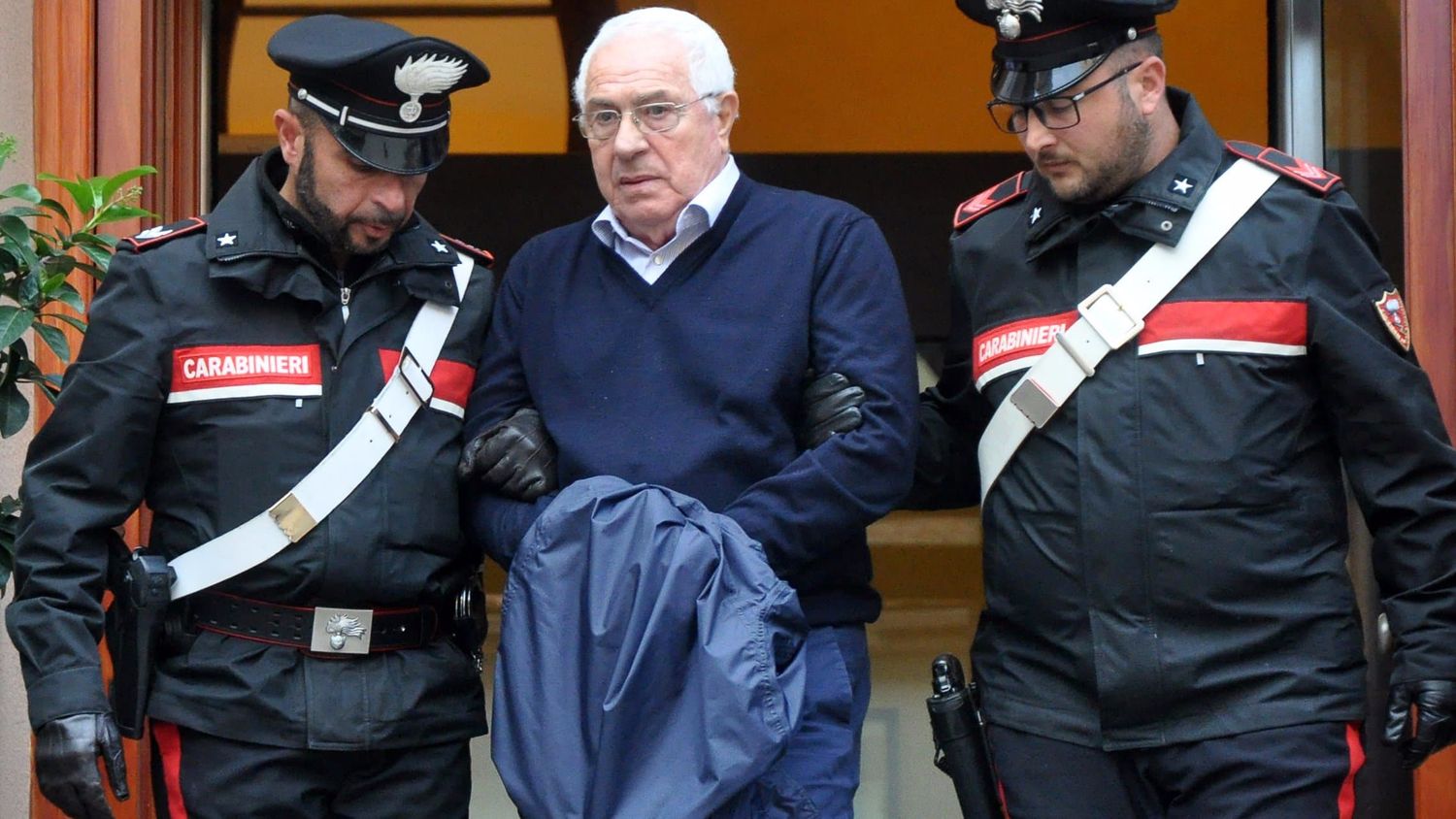 Accusé de 100 meurtres, le chef de la mafia sicilienne libéré