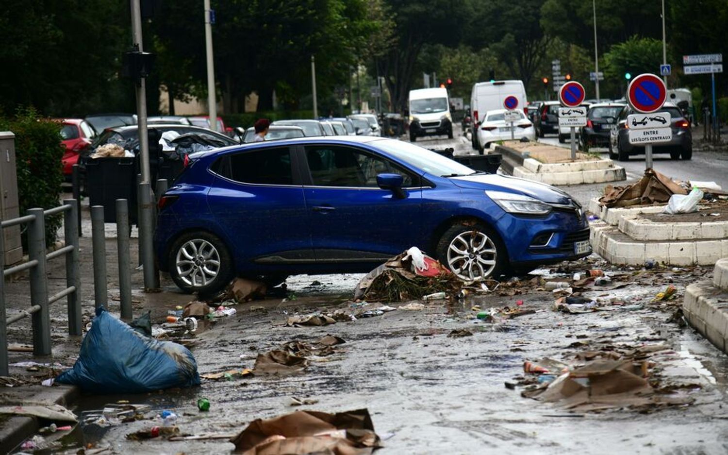 [ ECOLOGIE ]: A Marseille, le nettoyage s'est terminé au cours de la nuit dans les zones sinistrées 